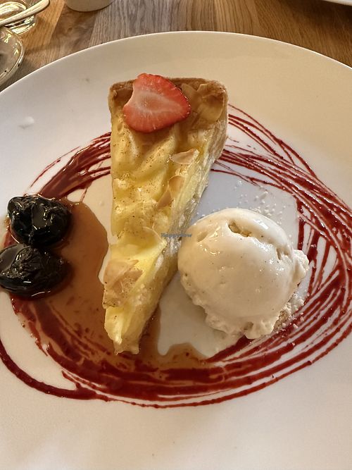 Vegan Apple Pie with ice cream   at Noel Arms Hotel in Chipping Campden