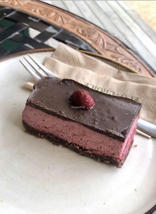 house mase raw vegan raspberry slice at Takaka Infusion in Takaka