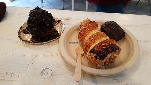 Various cakes at 'O Grin in Naples