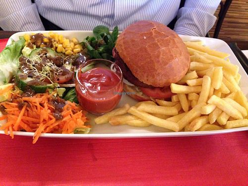 Burger at Turk Restaurant Pizzeria in Solothurn