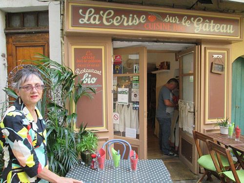Arrive early, it fills up quickly and seating is limited
 at La Cerise Sur Le Gateau in Aix-en Provence