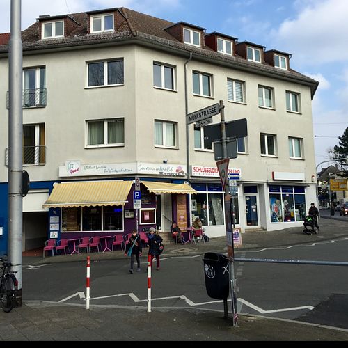 outside at Veel Good in Darmstadt