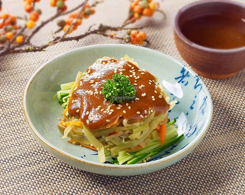 sesame noodle at Siao Su Hung 小蔬抗 in New Taipei City
