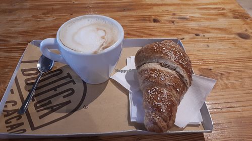 Cappuccio di soia e brioche vegana at Botega Caffe Cacao Bergamo in Bergamo