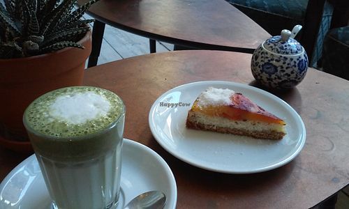 Mango rice cake and Matcha Latte with almond milk at Chalie's Asian Bakery in Berlin at Charlie's Vegan Food & Coffee in Berlin