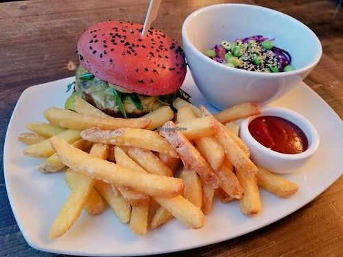 Red burger at Elle n' Belle in Zurich