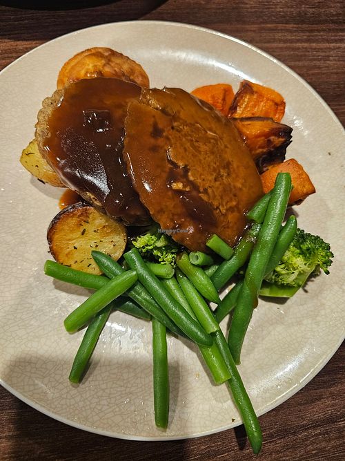 Vegan Sunday Roast ✨️ at Murphy's Irish Pub in Mandurah