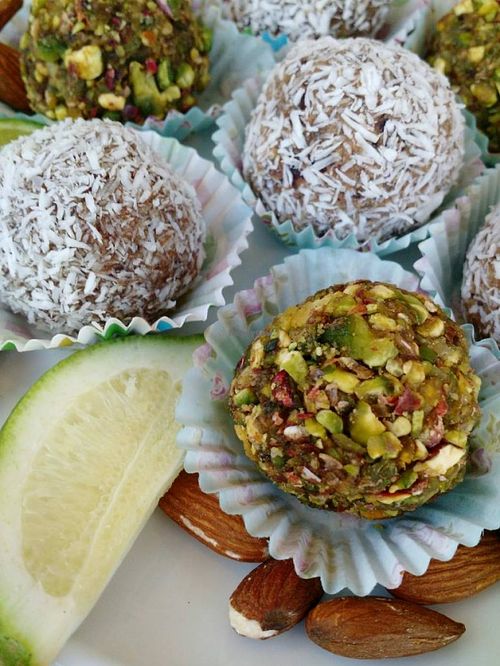 Nos boules d'énergie - Our Energi Balls at Cafe Nutrimania in Montreal