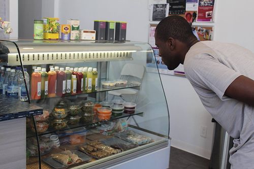 Nos plats et jus à emporter - our meals and juices to go .... at Cafe Nutrimania in Montreal