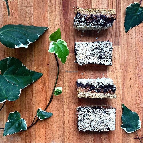 Gateaux au quinoa et coco ... (avec un peu de chocolat) ...  Quinoa, coco (and choco) cakes ... at Cafe Nutrimania in Montreal