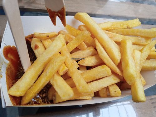 vegan curry sausage & fries at Curry Rico & Moca Rico in Cologne