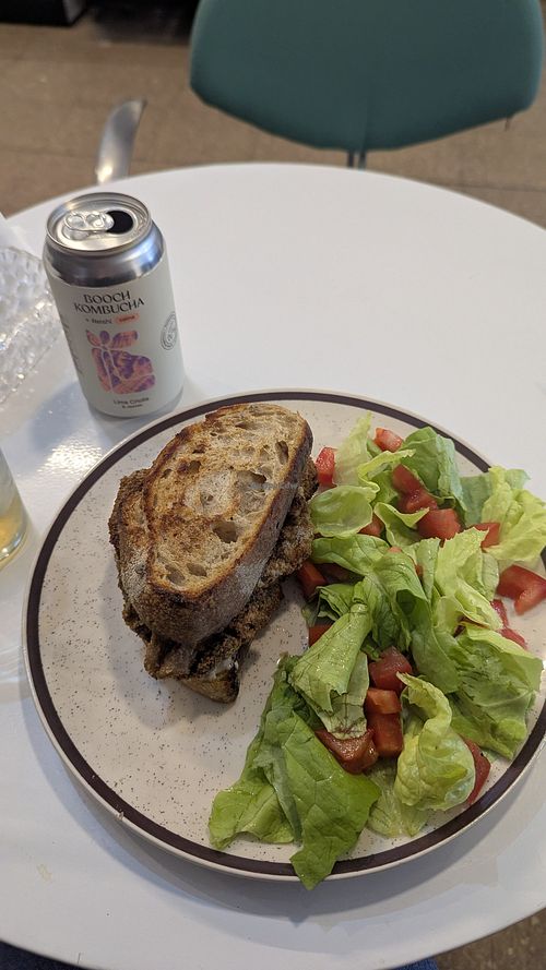 Kombucha y sandwich de milanesa de girgolas ($18.000) at Setario fungi cafe  in Buenos Aires