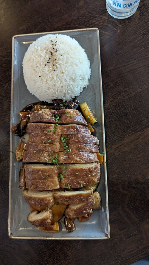 Crispy duck at Muntay - Vegan Asian Kitchen in Hamburg