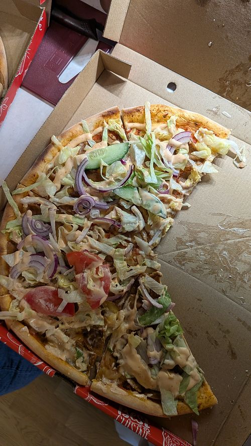 Vegan kebab pizza at S:t Pauli Pizzeria in Gothenburg