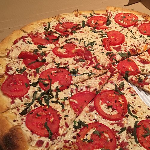 vegan cheese margarita pizza!  at zpizza in El Segundo