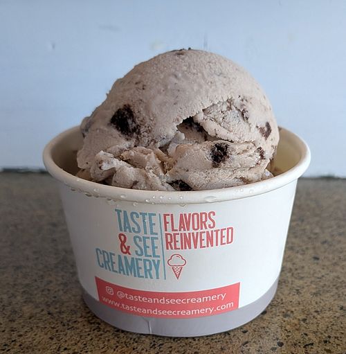 Oreos N’ Cream at Taste & See Creamery in Redding