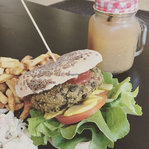 spinach burger + fries and rhubarb smoothie at vb veganburgers in Gdansk