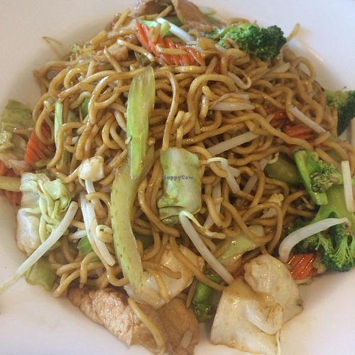 Chow Mein at Vegan Glory in Los Angeles