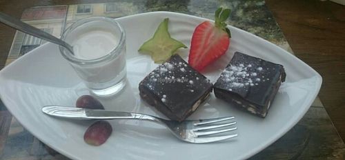vegan chocolate tin brownie at The Golden Lion Pub in Winchester