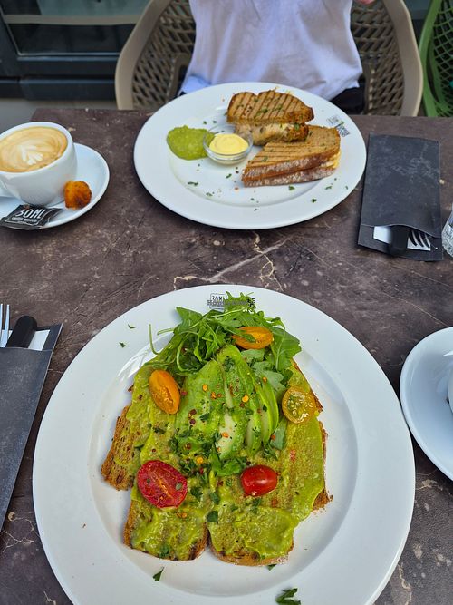 the avocado toast at 30ML Coffee & Food Almere in Almere