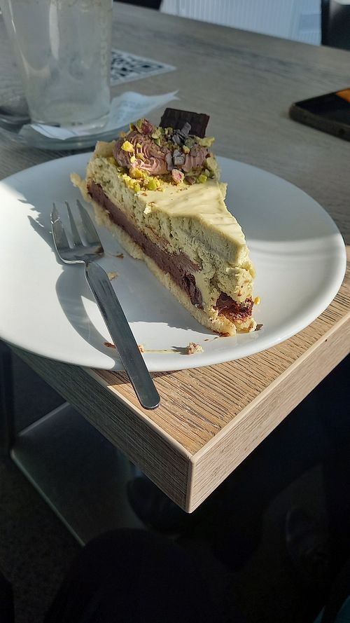 Gluten-free sugar-free pistachio cake at 4 Street Coffee in Budapest