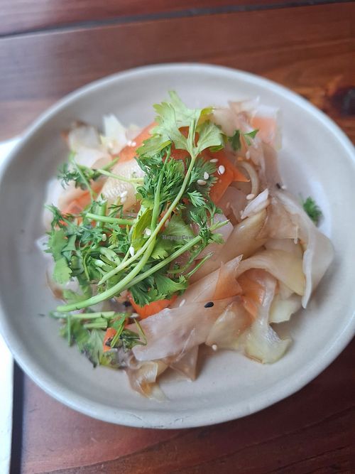 Kohlrabi salad at Vietland in Berlin