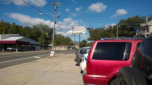 Sign out front at Park Island Market and Cafe in Hot Springs