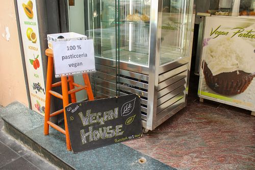 exterior at Vegan Art in Naples