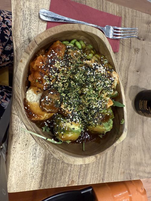 Create own bowl with tofu and falafel, avocado, edamame, quinoa, salad, cucumber, hummus  at Hawaiian Poké Bowl - Rive Gauche in Charleroi
