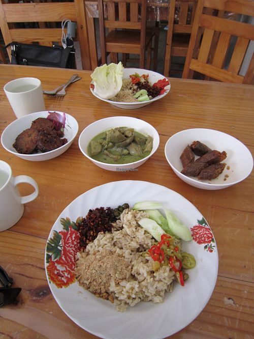 Variety of Dishes at Oasis Vegetaurant in Chiang Rai