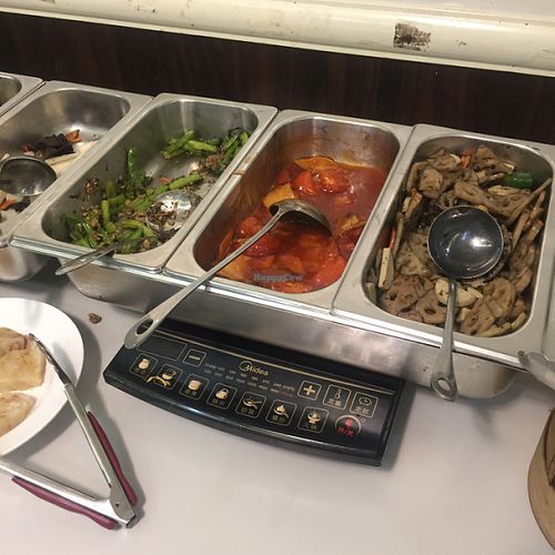 Lunch buffet - lotus root, braised tomato and mock fish balls, stir-fried beans at Delight Vegetarian in New Territories