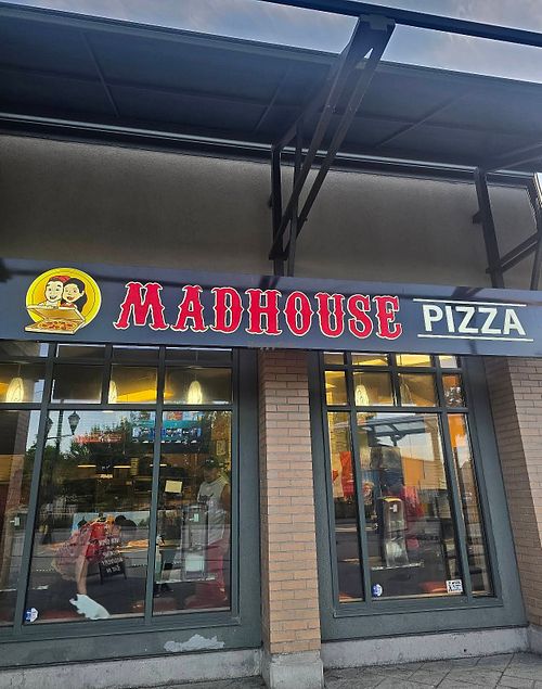 Facade at Madhouse Pizza in Delta