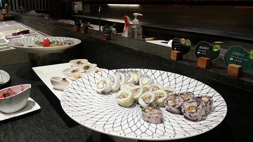 sushi bar at GuǒRán Huì 果然匯 - fruitfulfood in Taipei