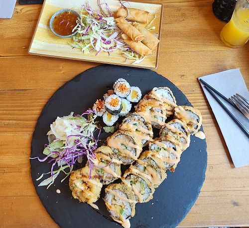 Veganes Sushi, vegane Frühlingsrollen at Nami Sushi Restaurant in Oldenburg