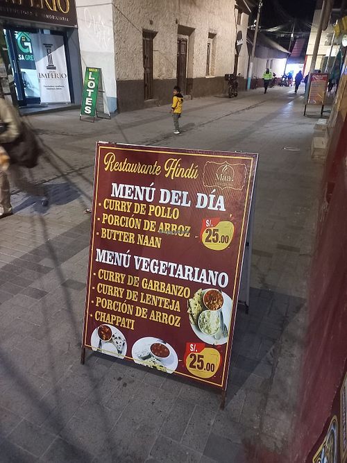 El menu es muy bueno y completo at Maa Indian Restaurant in Puno
