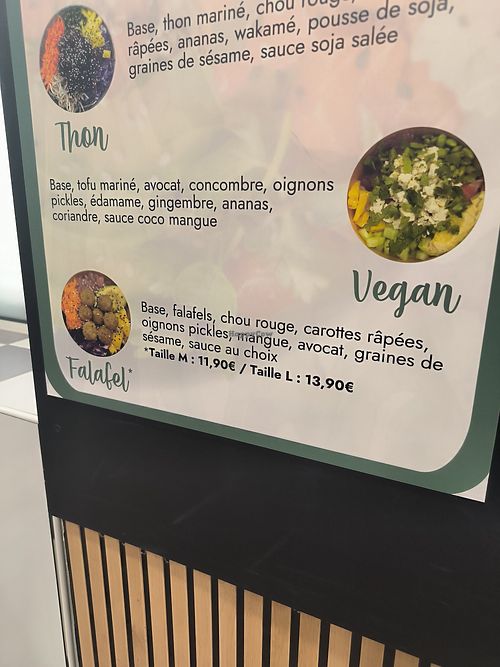 Photo des deux possibilités vegan sur la carte at Amohi PokeBowl in Evreux