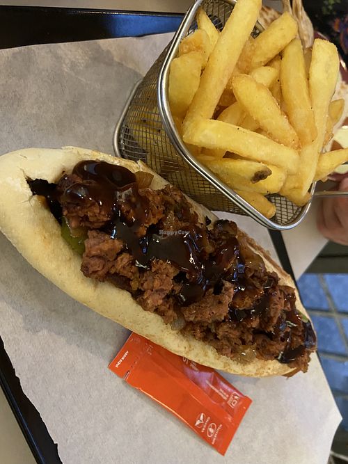 Baguette with Heura meat and vegetables   at Restaurante M4 in Sevilla