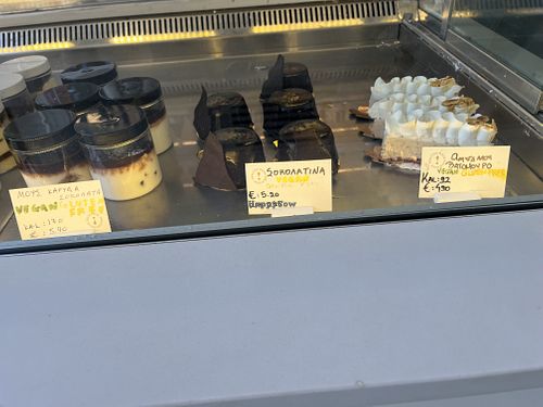 3 vegane Törtchen  at Oh! La Low in Glyfada