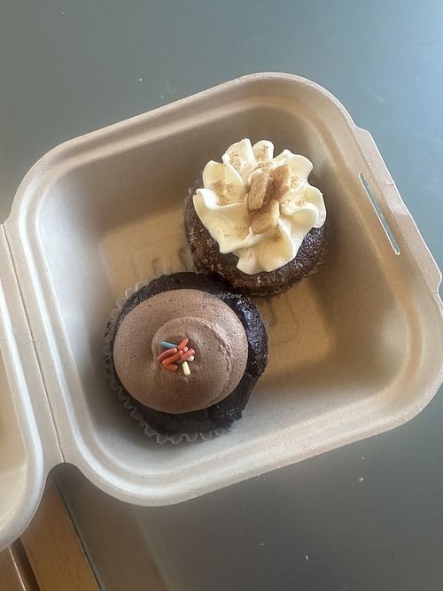 Vegan and gluten free cupcakes!   at doodlecakes in Alameda