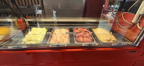 Different vegan flavors at Bosses Glassbar  in Vastervik