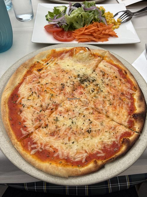 Margherita pizza with vegan cheese   at Xarambinha Pizzeria Expresso in Funchal