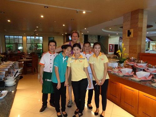 Friendly staff at Best Beach Villa in Pattaya