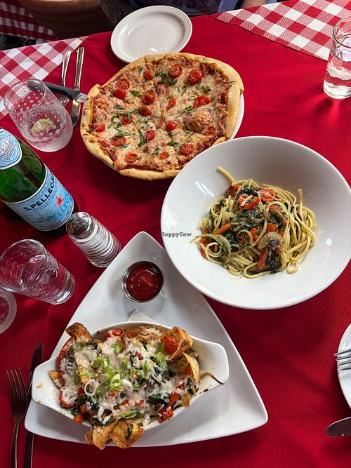 Pizza, linguine, patates at Le Bistro By Liz in Halifax