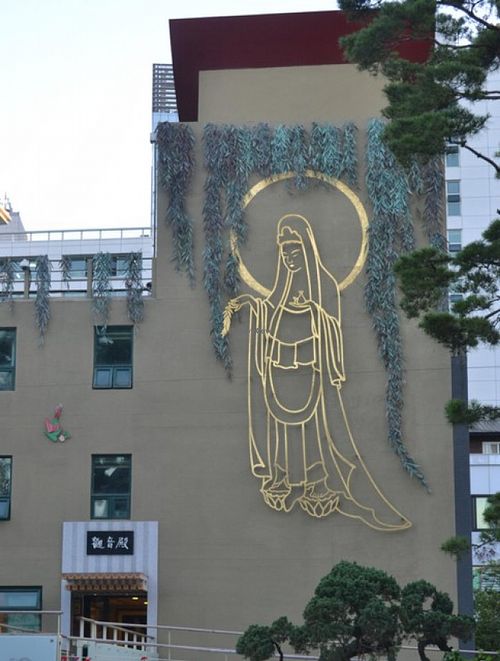 If you are in the Jogyesa temple in front of the stone pagoda, you should see this building. The Jogyesa Kitchen is in the 1st floor of the building but the entrance is facing the alley, not visible from the temple. at Jogyesa Kitchen - 조계사 승소 in Seoul