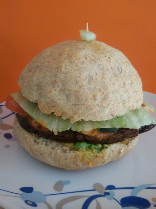 burger at Go Vegan in San Salvador