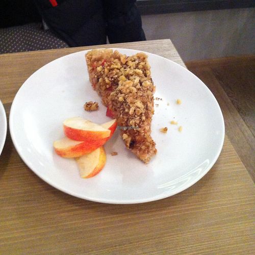 apple pie at MyRaw Cafe in Prague