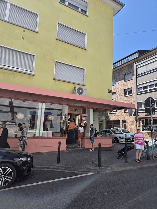 Außenansicht at unicake Café in Mannheim