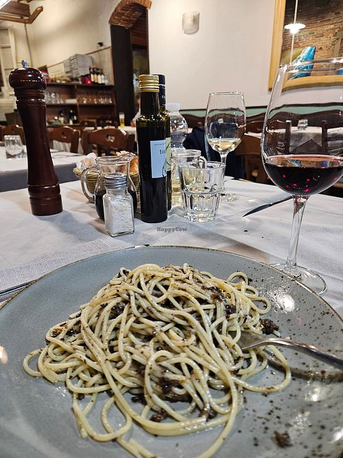 Spaghetti mit Trüffel und Öl at Antica Drogheria in Lucca