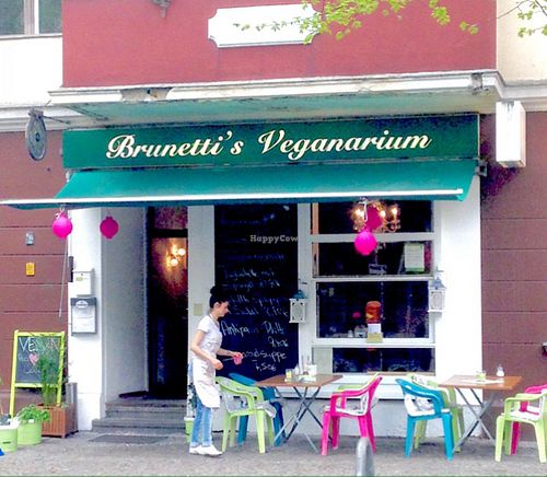 a view from the outside at Brunetti's Veganarium in Berlin