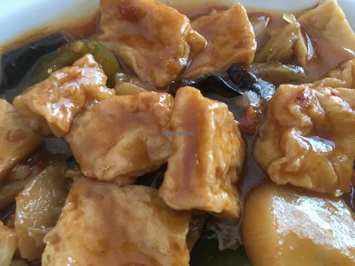 Stekt tofu med grönsaker at Vegegården in Malmo